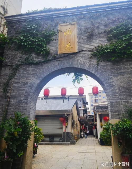 这栋楼附近有巷口吗？其风水环境怎么样呢？