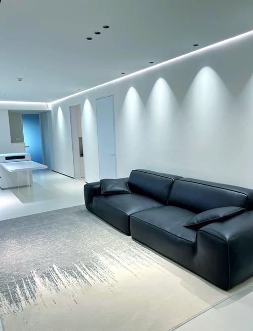 房间装修时嫩否在风水布局中使用射灯照明？