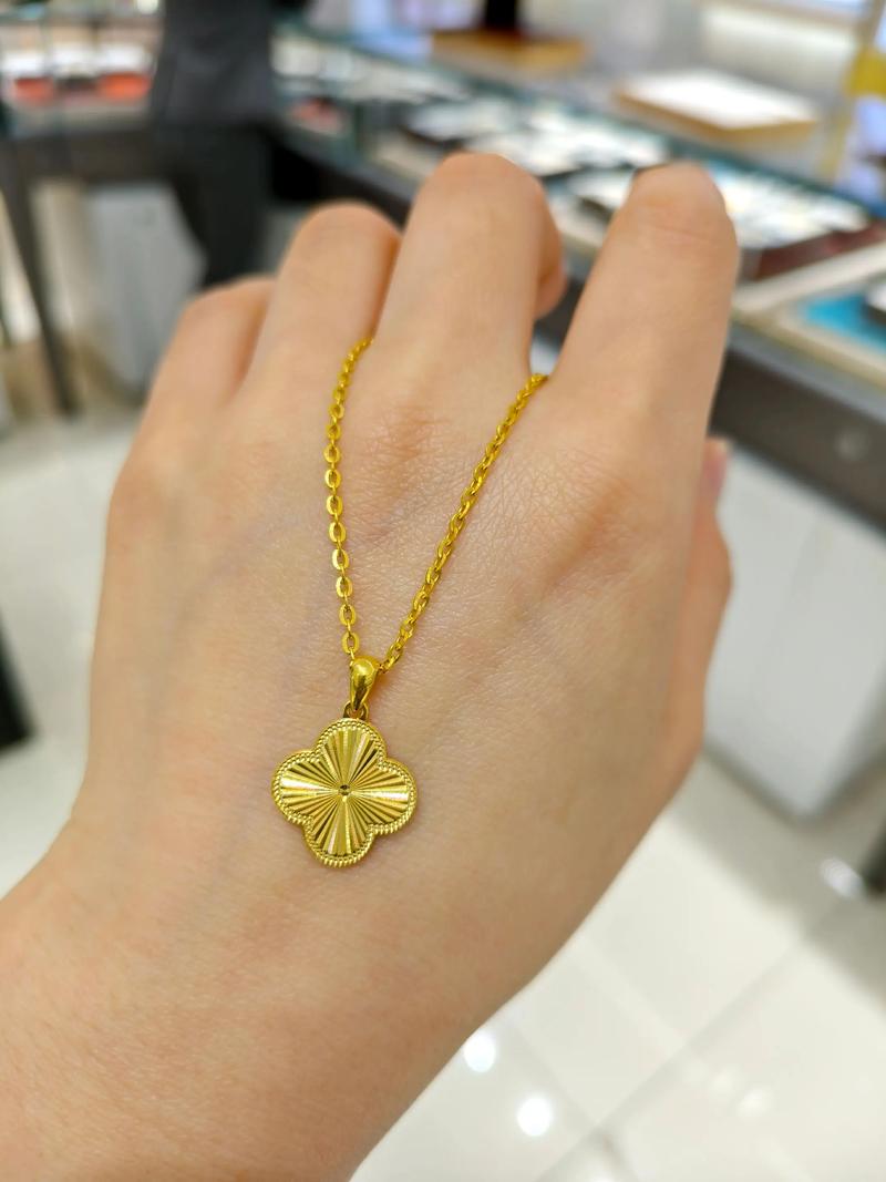 金命的人适合佩戴哪些饰品，才能带来好运？