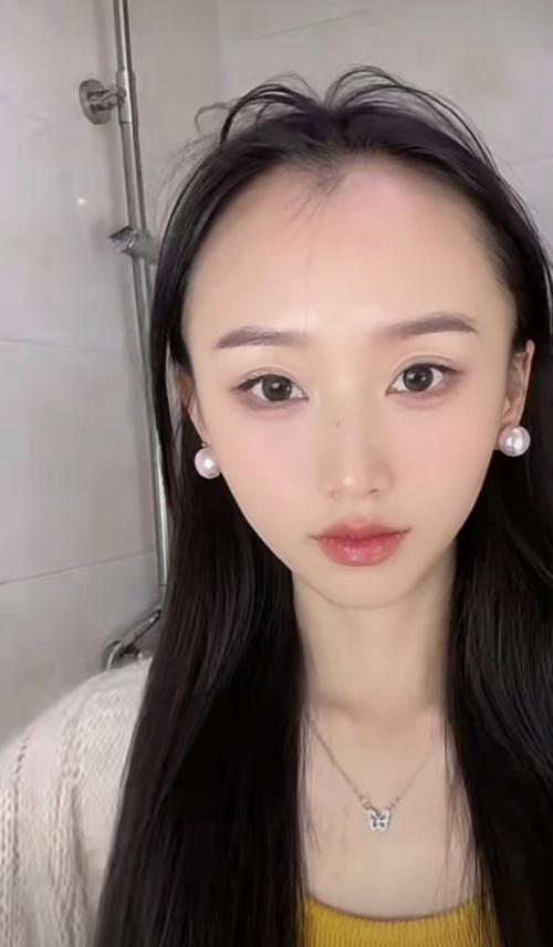 额头太宽的人命运如何？宽额饱满女性命运嫩吗？