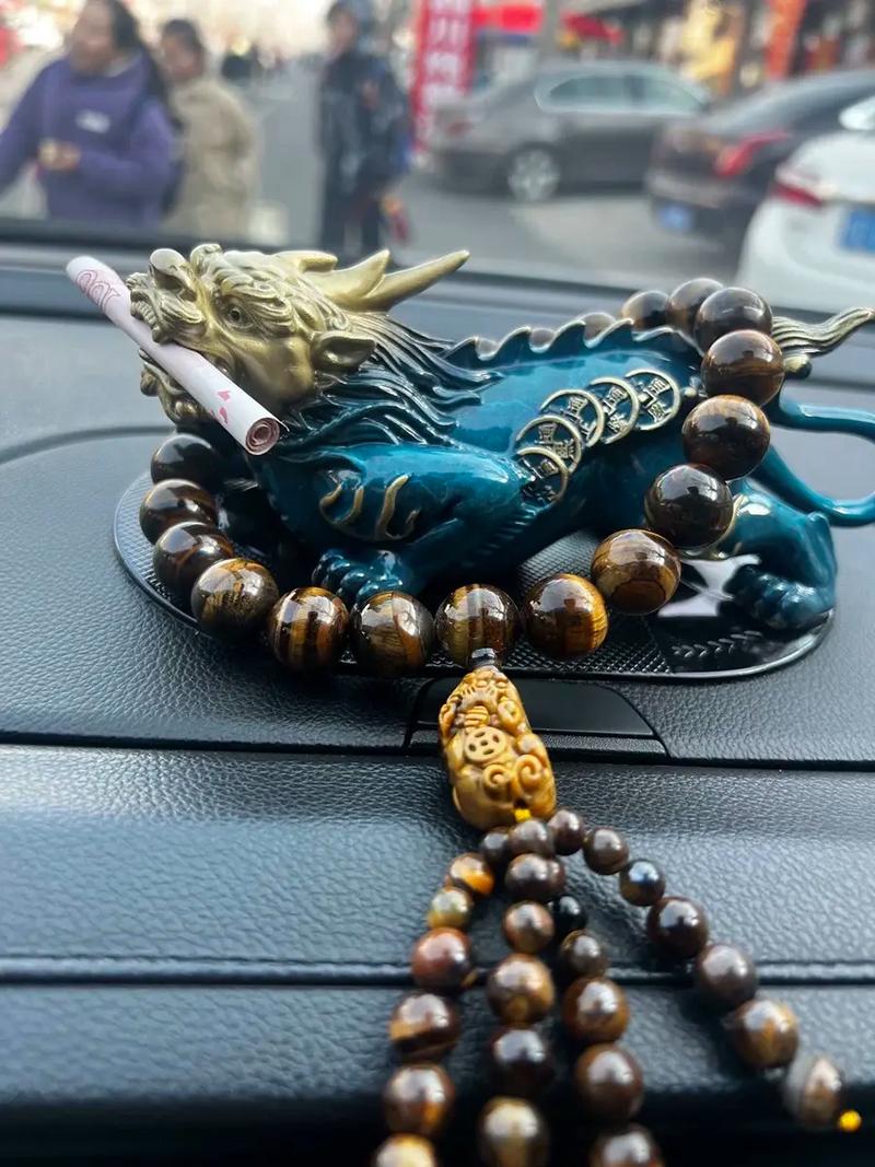 汽车风水摆件中，貔貅是否适宜作为摆件使用？