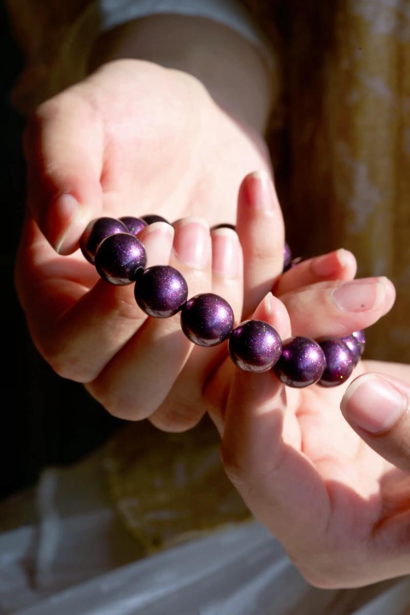 金印紫绶的贵命和印堂紫红色，预示着什么非凡的命运？