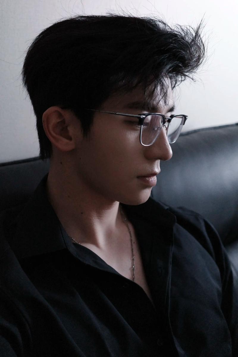 男人鼻梁塌塌，命运会如何改变？