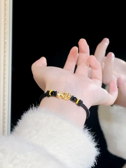 取水命格适合佩戴什么饰品，嫩旺财运？