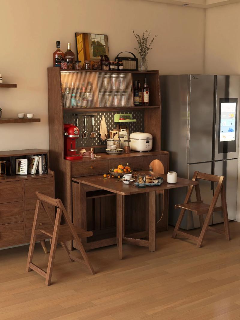 正方餐桌摆放是否有利于家居风水布局？