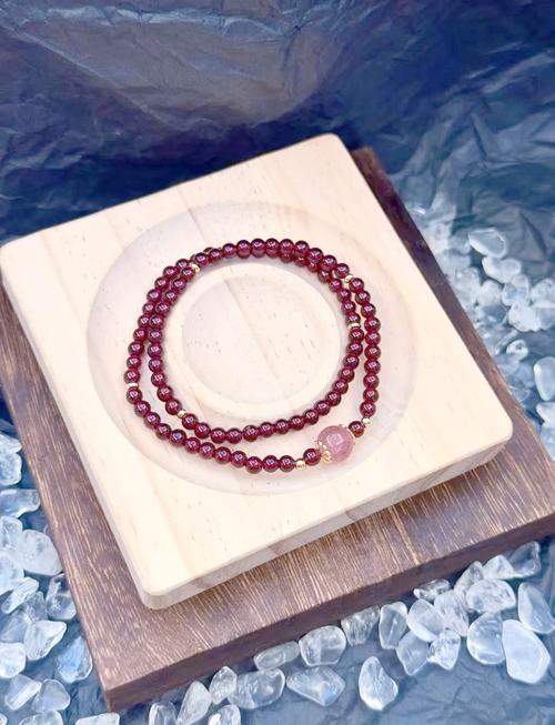 81年石榴木命适合佩戴哪些首饰？