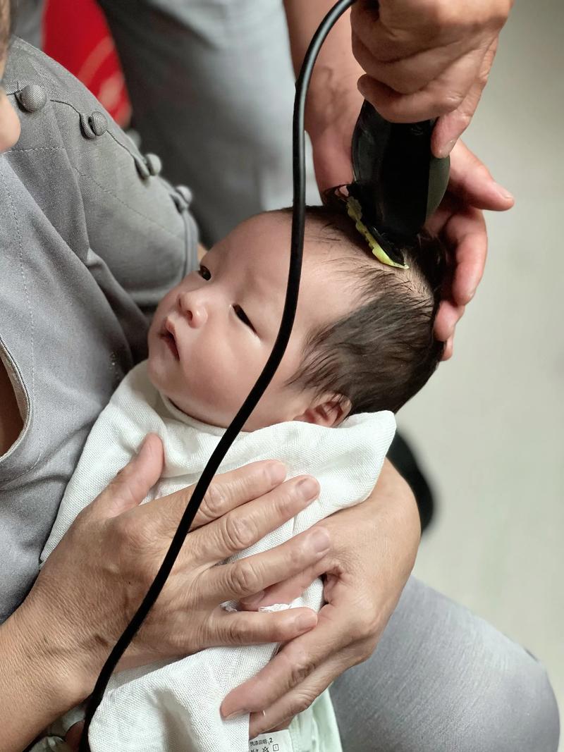 2026年4月21日农历三月初五剃胎发合适吗，这一天可以剃胎发吗？