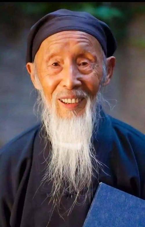 八字中哪些特征的人适合当道士？