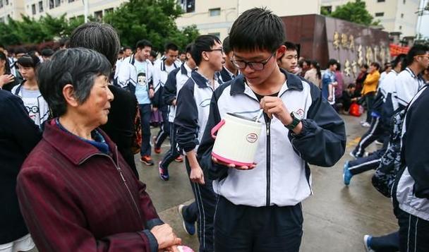 命理研究专业具体学习哪些内容？如何考取命理师资格证书？