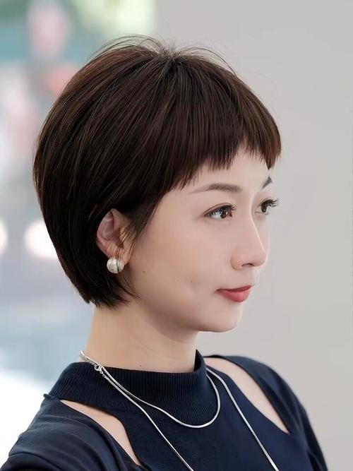 女人剪短发，哪种命相的人适合留短发风水？