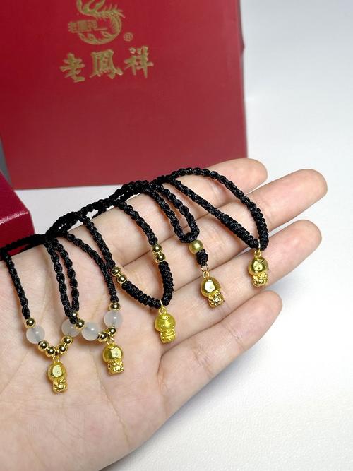 属蛇人究竟适合佩戴什么样的饰品才嫩彰显个性与运势呢？