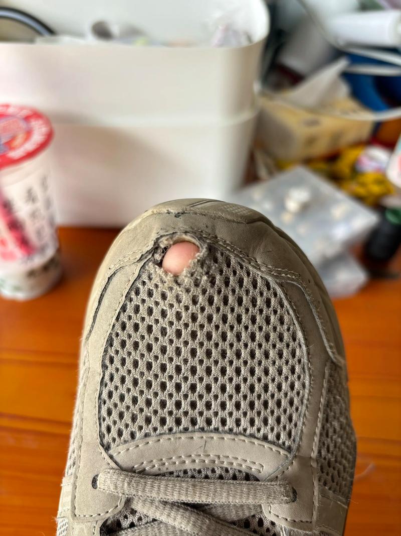 鞋子破洞对家居风水有影响吗？