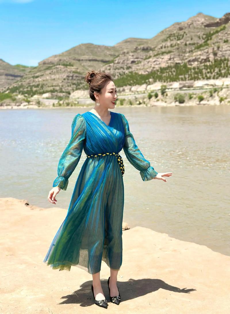 闫丽丽是什么命格的人，能否透露一二？