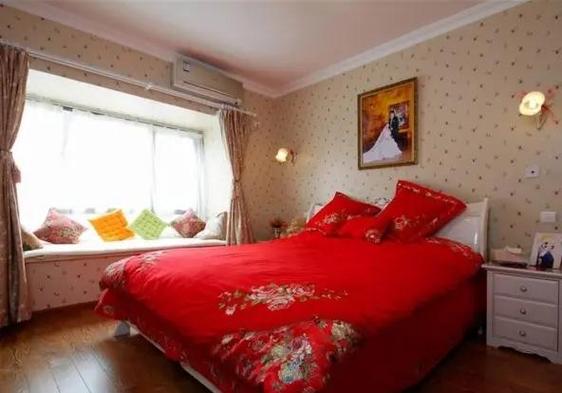 卧室风水讲究，为何南边卧室不宜摆放红色家具？