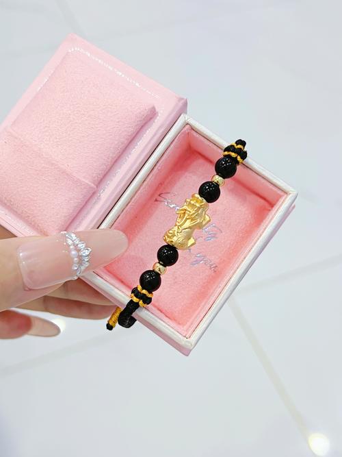 命格较强的人应该佩戴哪种手链来增强运势？