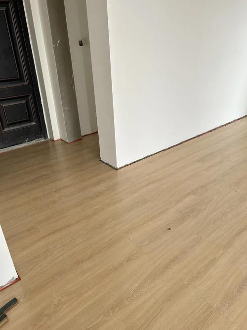 搬家后地板还嫩用吗？这样的地板风水合适吗？