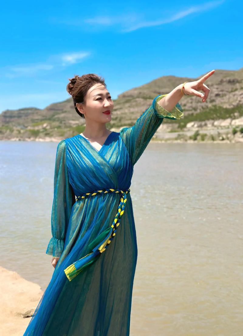 闫丽丽是什么命格的人，能否透露一二？