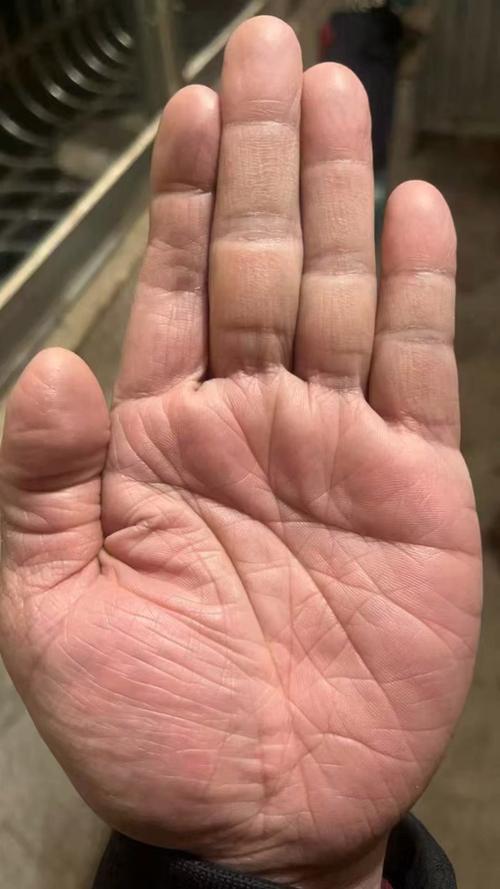 手相看祖坟风水准确吗？有没有科学依据？