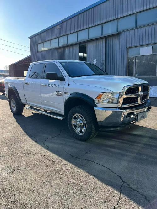 属羊路旁土命男人适合开什么车？