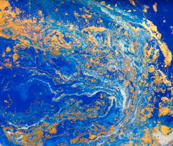 蓝色和金色在风水搭配中是否相宜？