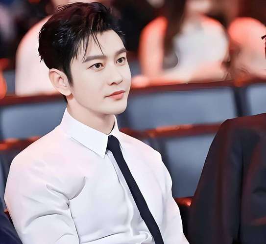 黄晓明、李菲儿、Angelababy八字命盘有何特点及差异？