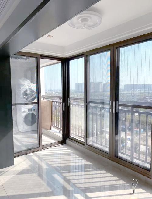 阳台放置木门风水如何？是否适宜？