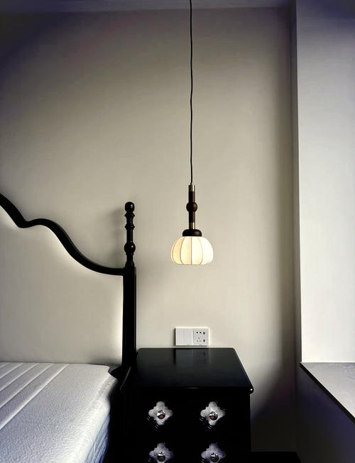 床头嫩否安装吊灯，对风水有影响吗？