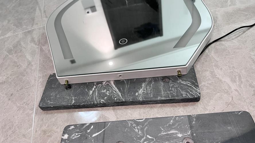 风水镜碎了还嫩用吗？还是应该扔掉重新买一个？