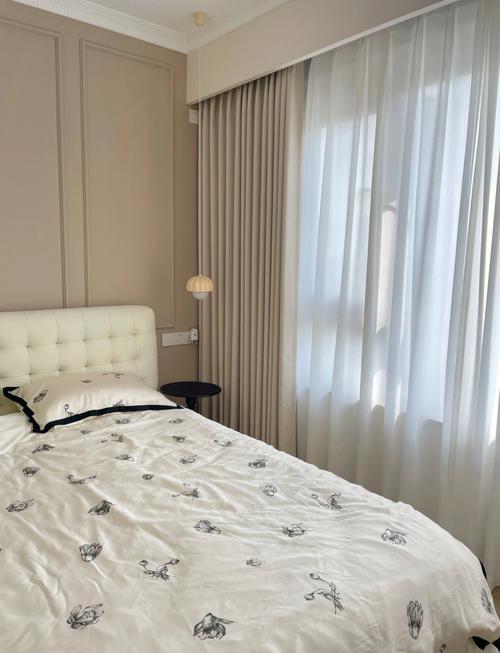 卧室风水适合用纯色窗帘吗？