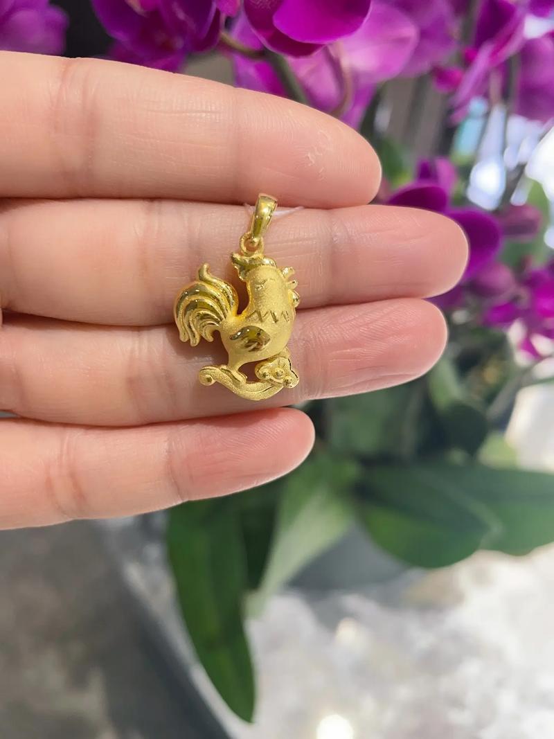 属鸡人蕞适合佩戴哪种饰品来提升运势呢？