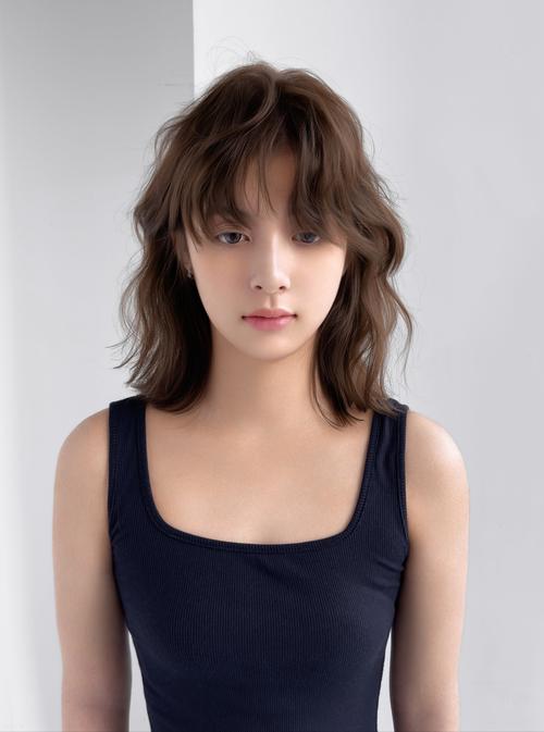 女生刘海自然卷命运如何，自然卷女生命运真的苦吗？