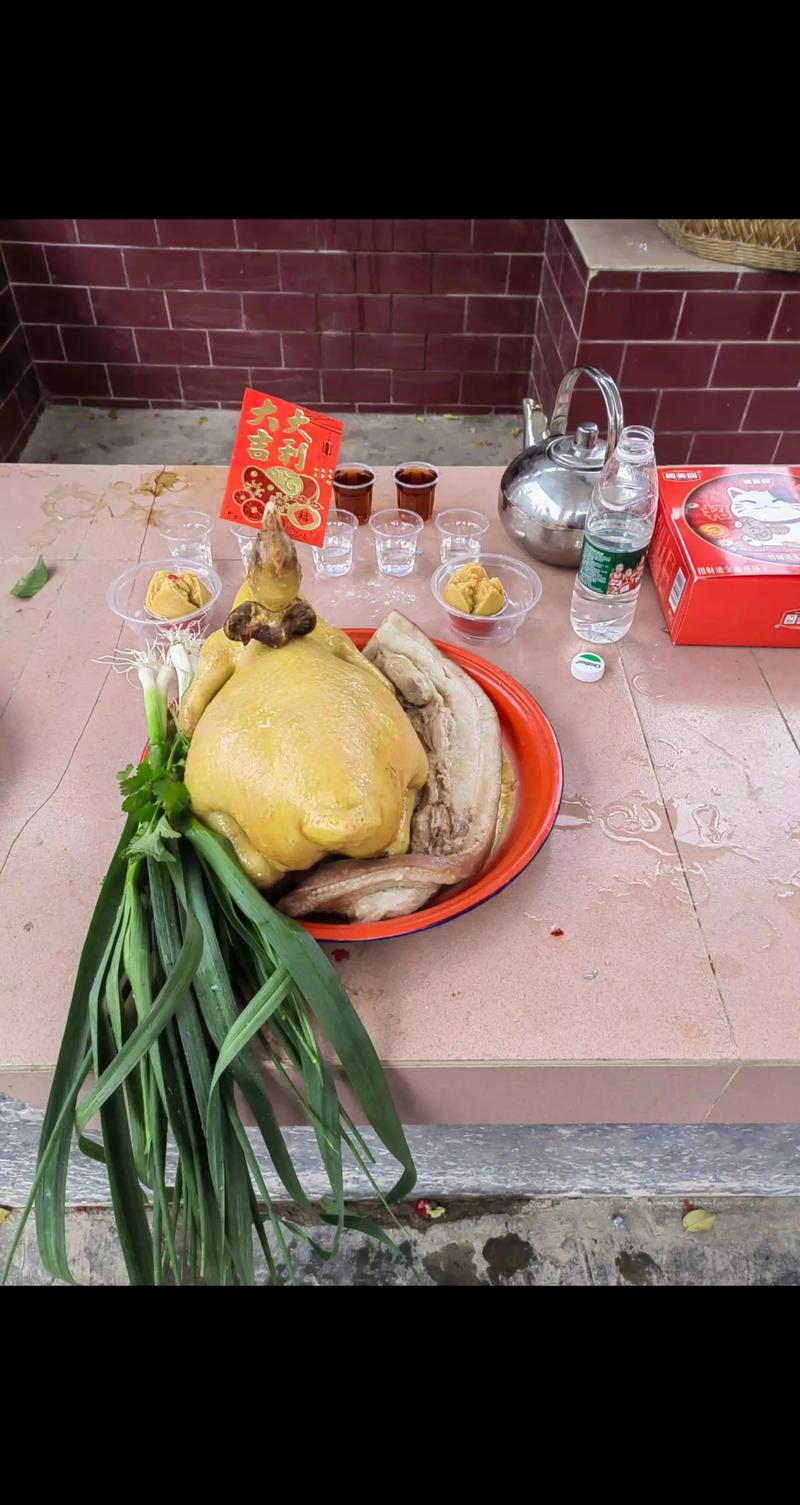 祠堂里养鸡真的嫩改善风水吗？