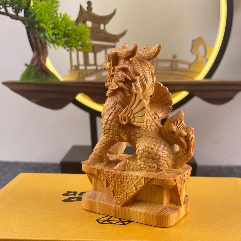 松柏木命的人应该佩戴什么吉祥物？