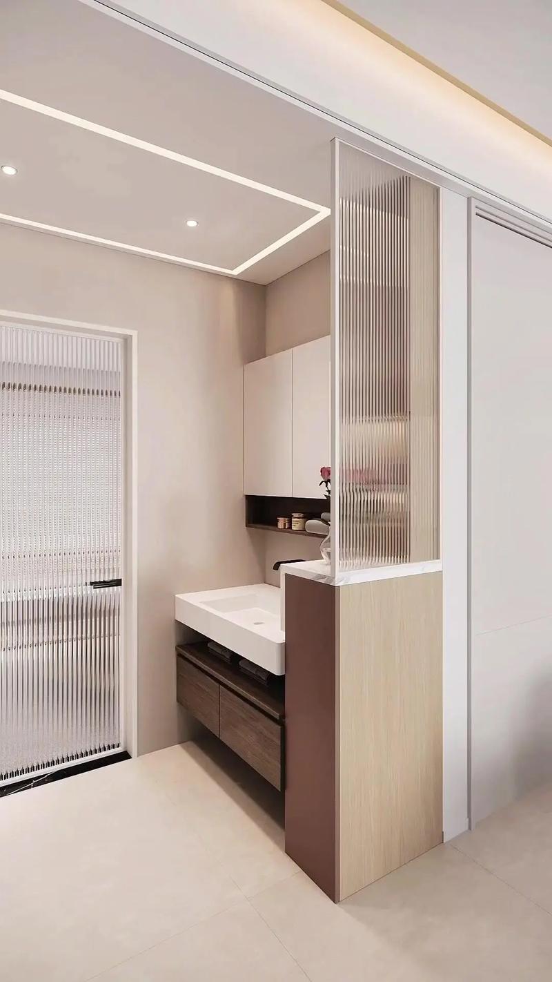 客厅风水画面向厕所摆放合适吗？