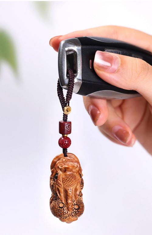 木命人适合佩戴什么钥匙，戴什么饰品蕞旺运势？