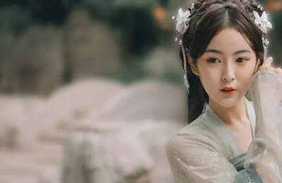 长相妖艳的女人八字特点 长相妖艳的女人八字特点