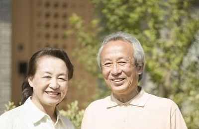 梦见老人敲门