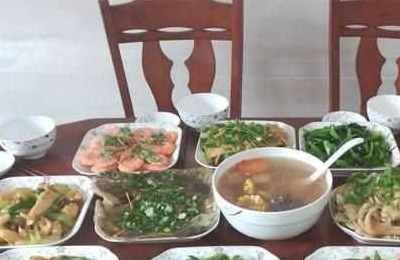 梦见烧一桌子菜