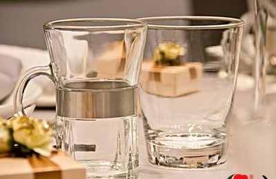 梦见玻璃杯