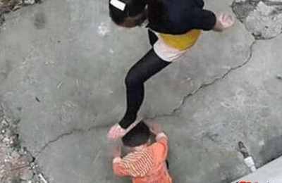 梦见拉了很多屎在裤子里