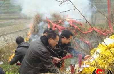梦见回老家上香