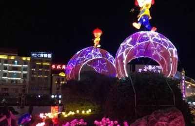 梦见过年挂彩灯