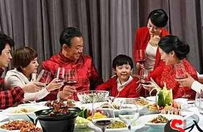 梦见过年全家聚会
