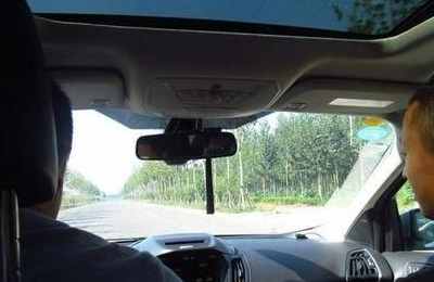 梦到自己驾车没在里面