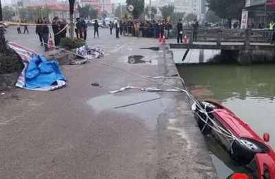 梦见开车掉水沟