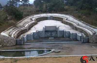 梦见坟墓里有水