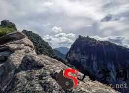 梦见万里长空悬崖