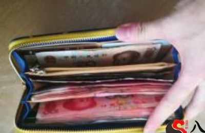 梦见钱包掉河里