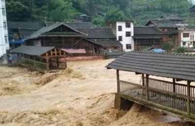 梦到洪水淹没道路