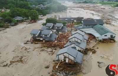 梦见下雨冲垮房屋